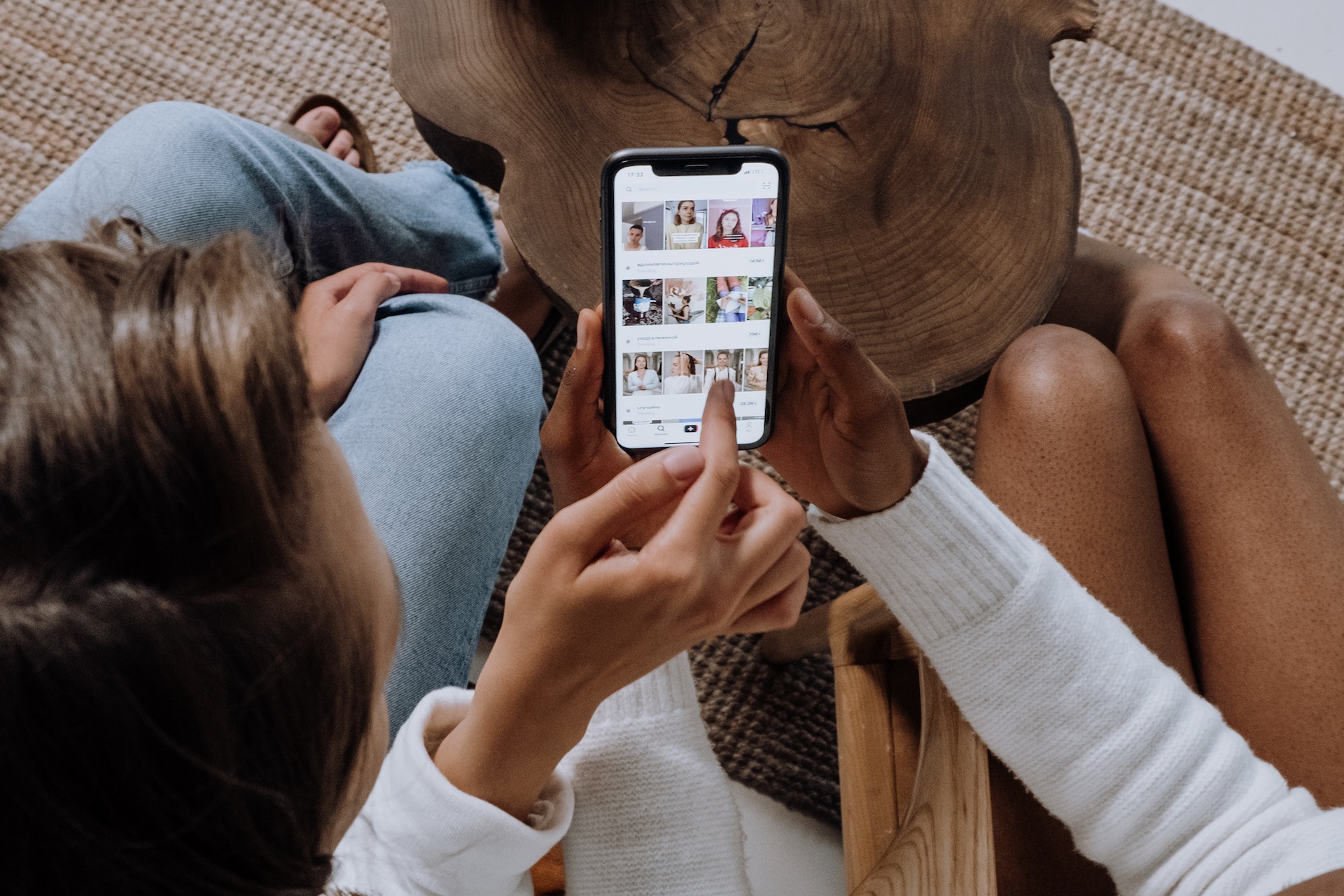 women browsing social media