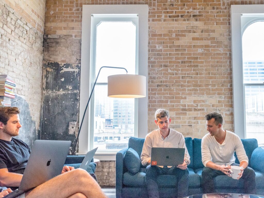 Building Lasting Relationships with Online Communities: A Guide for SME Growth and Success